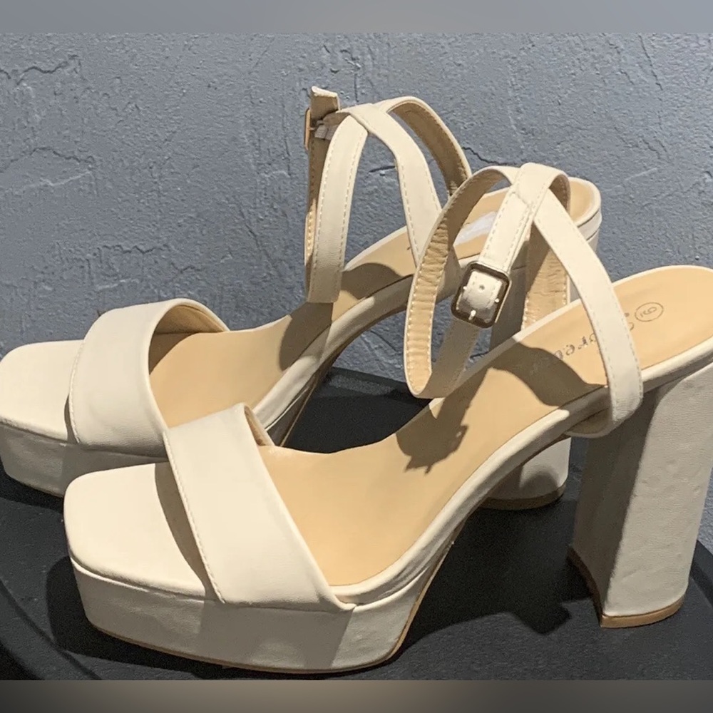 Forever Women's Chunky Block Platform High Heel Sandals SZ 9 - Picture 8 of 9